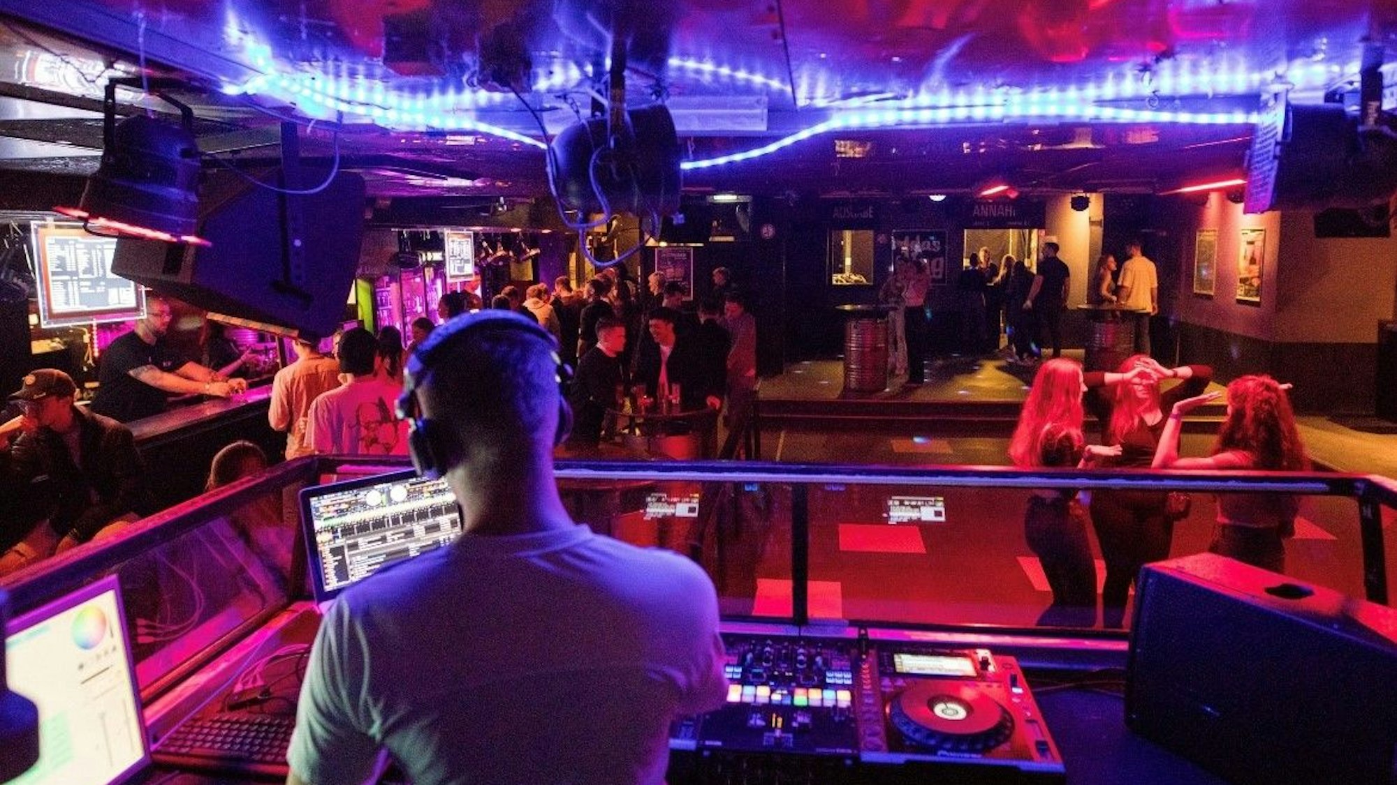 Innenansicht des Studentenclubs „Das Ding“