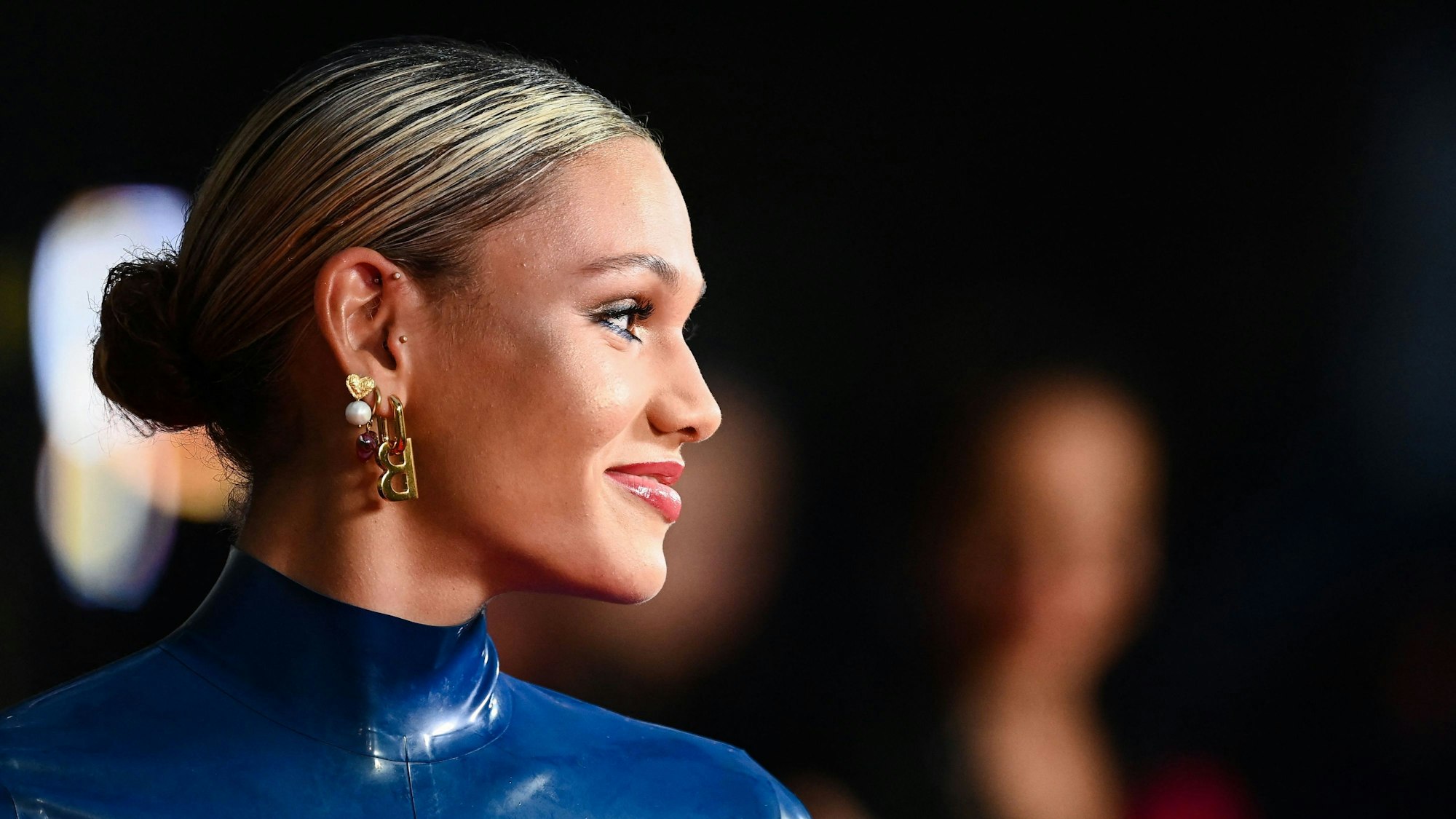 Fußballspielerin Trinity Rodman posiert auf dem roten Teppich bei der Ballon-d'Or-Gala