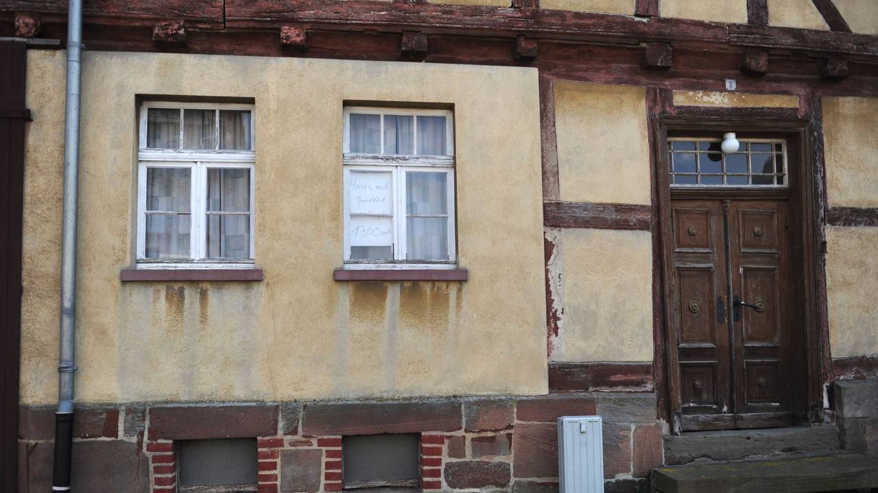 Das Paar hatte sich ein Haus auf dem Land gekauft, doch mit dem Fund hatten sie wohl nicht gerechnet. Unser Foto zeigt ein anderes Haus, das zum Verkauf steht.