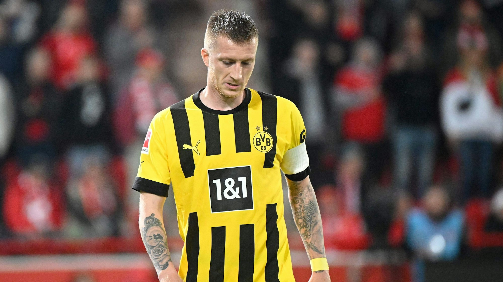 Marco Reus mit hängendem Kopf