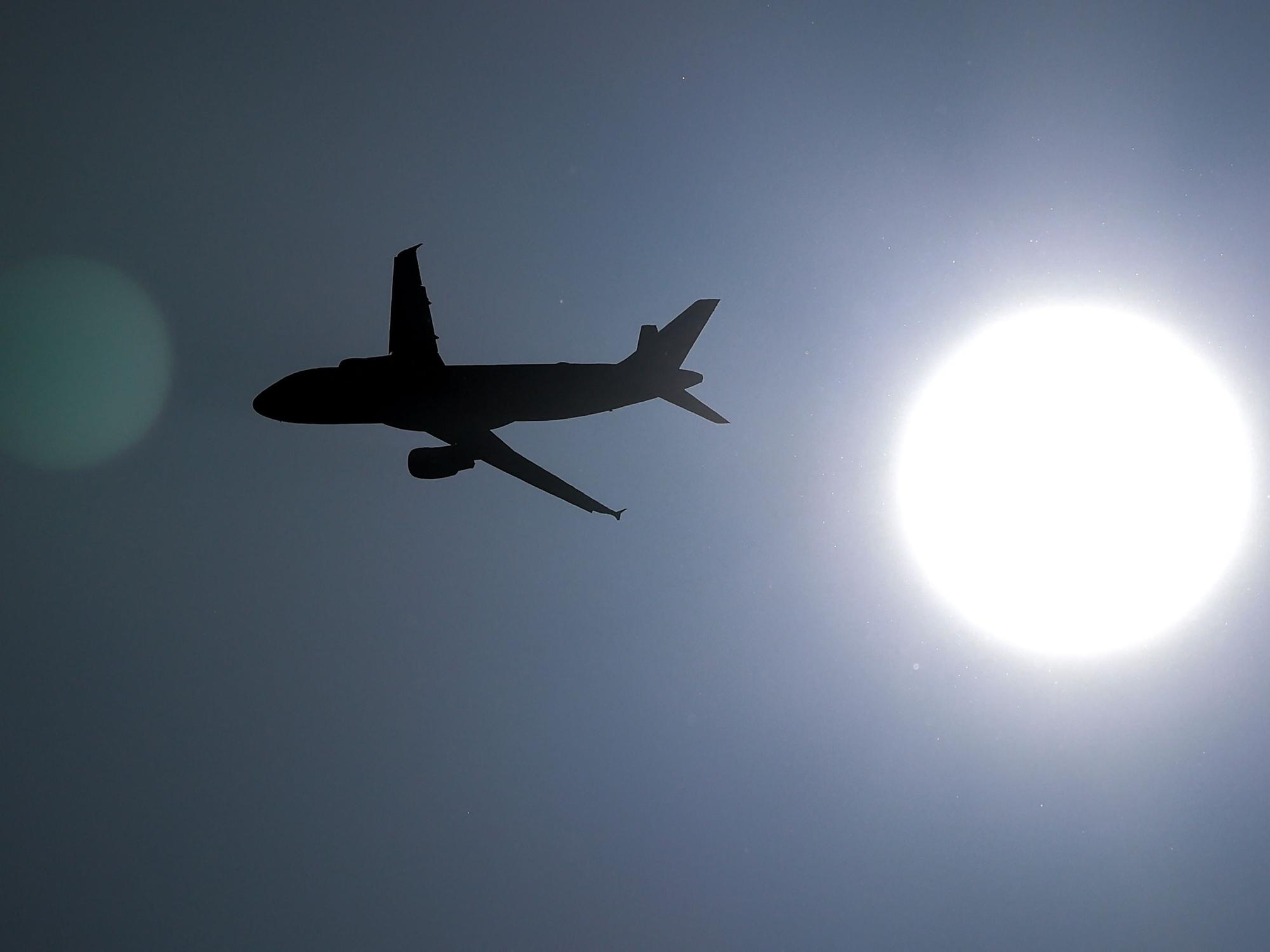 den Flughafen Paris-Orly.