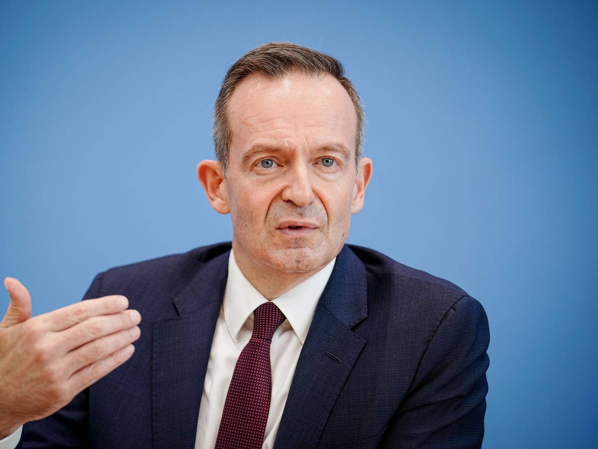 Volker Wissing (FDP), Bundesminister für Verkehr und Digitales, stellt den Masterplan zur Ladeinfrastruktur im Haus der Bundespressekonferenz vor.