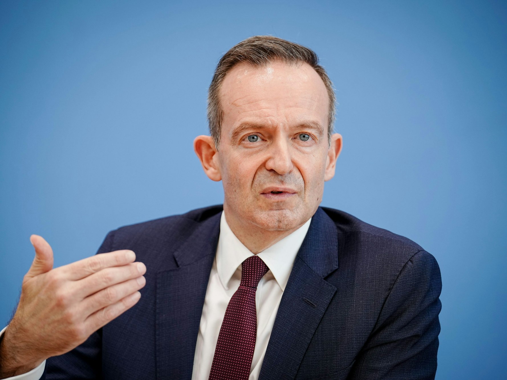 Volker Wissing (FDP), Bundesminister für Verkehr und Digitales, stellt den Masterplan zur Ladeinfrastruktur im Haus der Bundespressekonferenz vor.