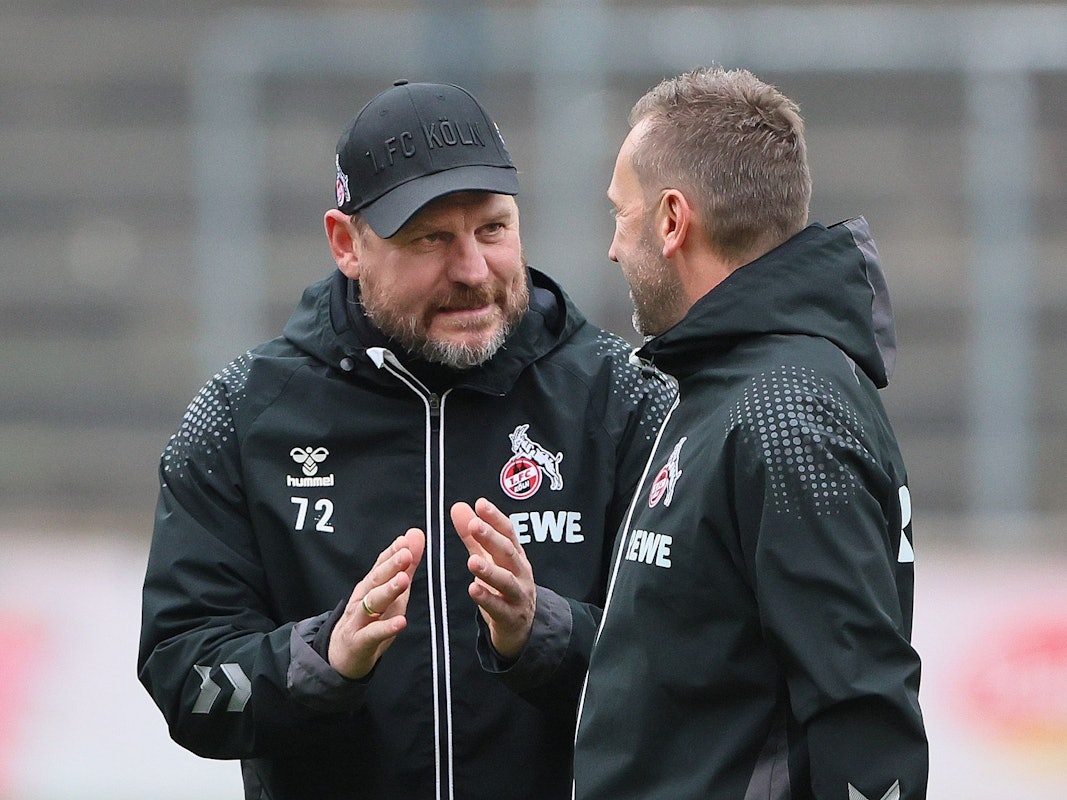 Hatten mal wieder eine normale Trainingswoche: FC-Coach Steffen Baumgart (l.) und Assistent André Pawlak am Donnerstag (20. Oktober) bei der Abschlusseinheit vor dem Mainz-Spiel.