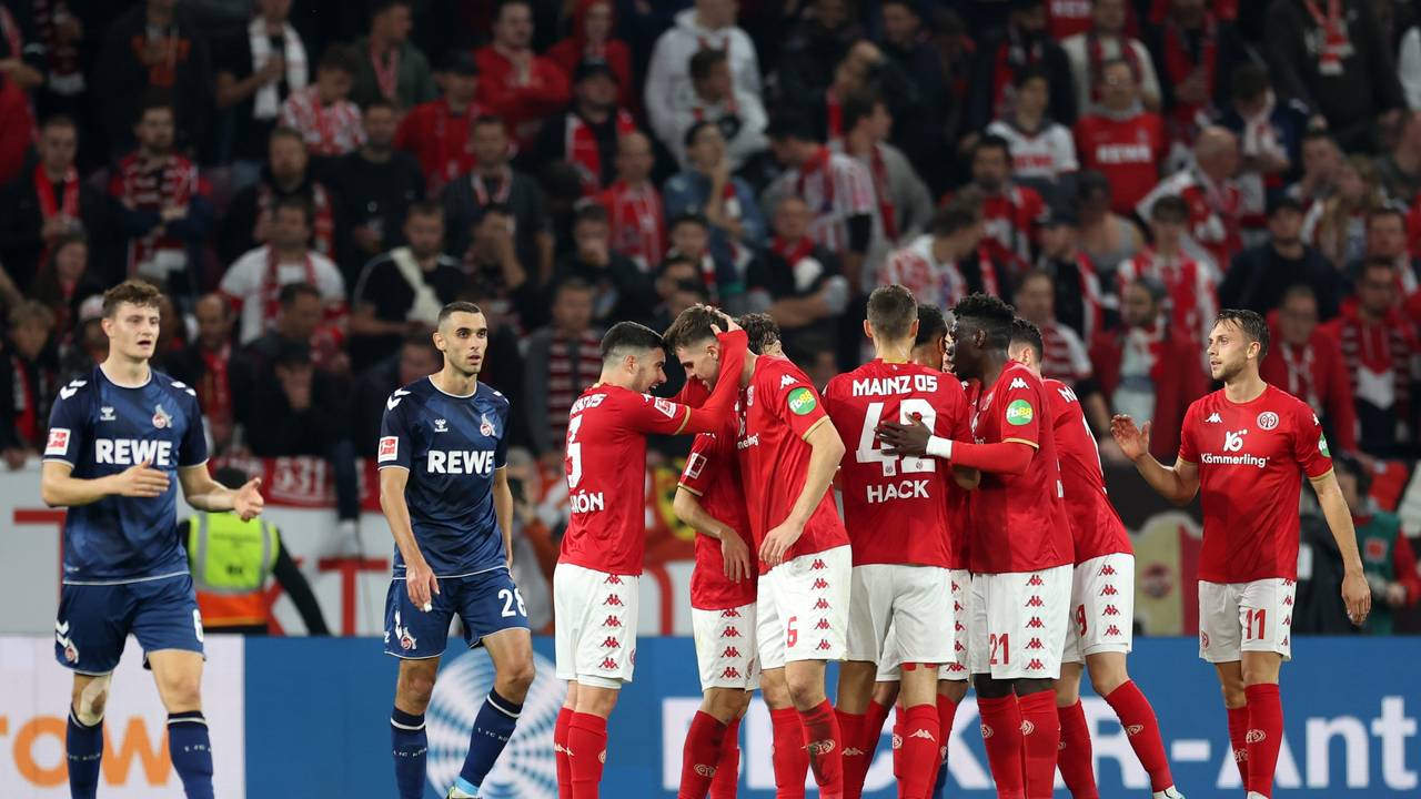 Enttäuschte Kölner und jubelnde Mainzer am Freitagabend (21. Oktober 2022)