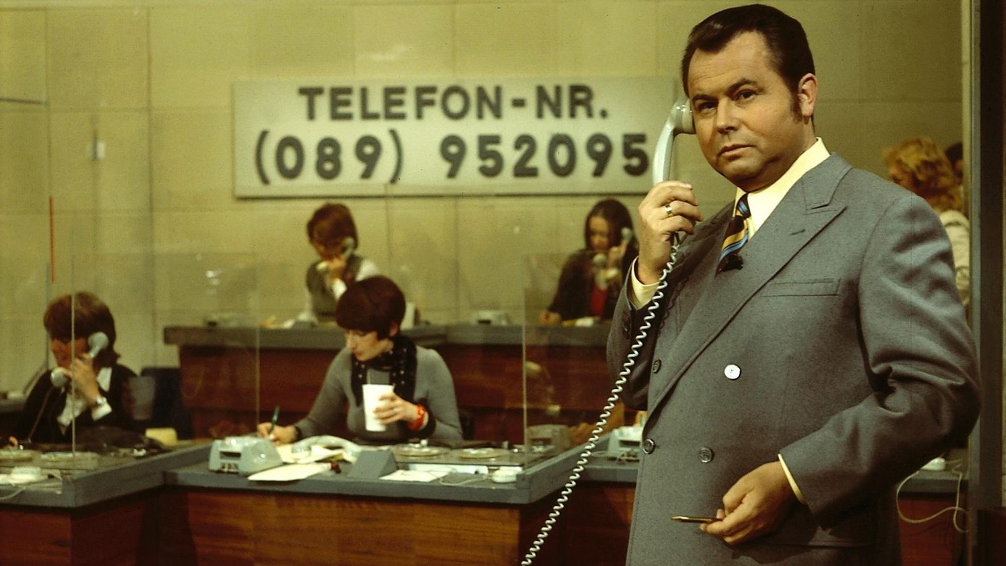 Aktenzeichen XY...ungelöst: Moderator Eduard Zimmermann 1972 im Studio