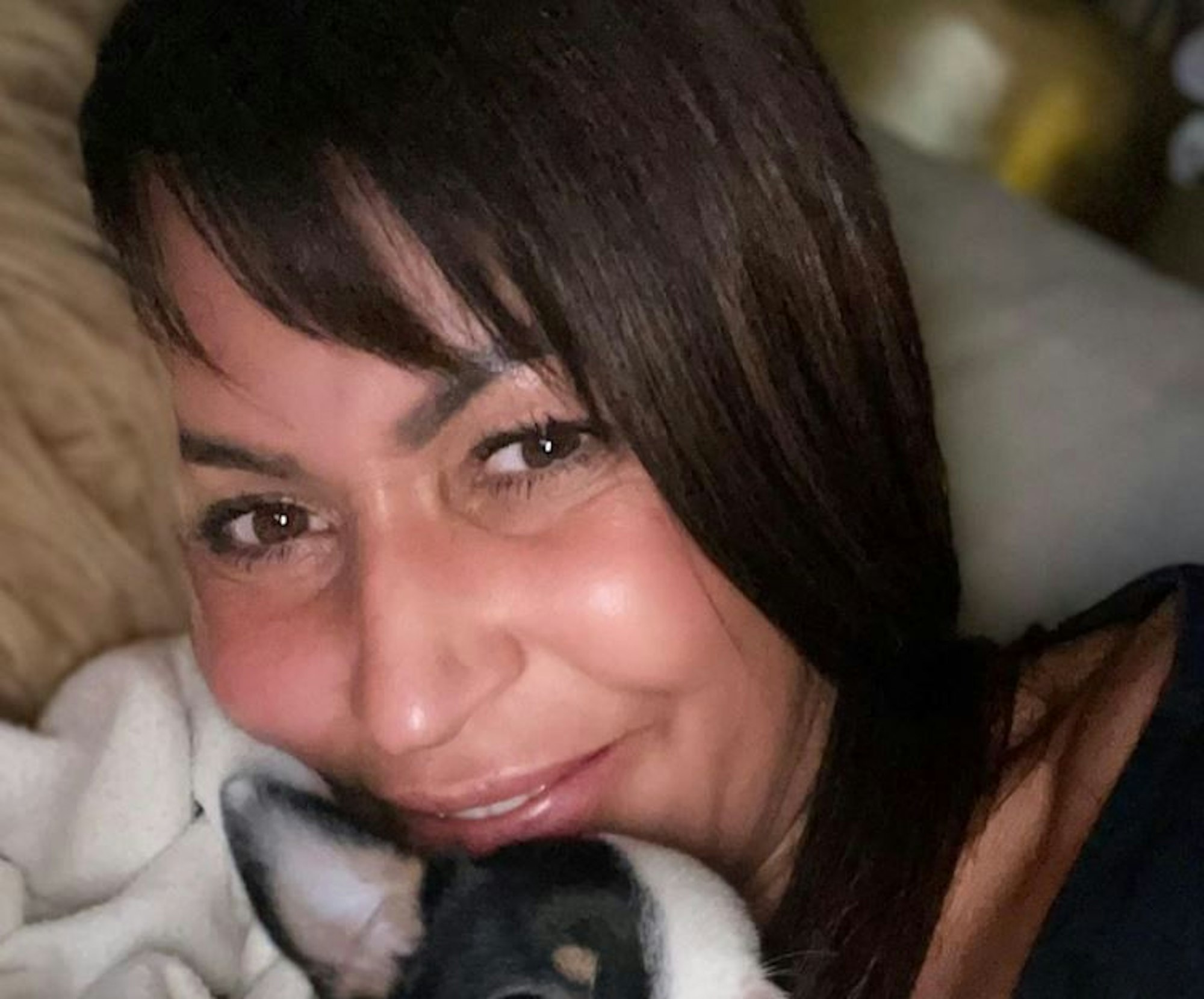 Ein Instagram-Selfie von Jasmin Herren und ihre Hündin Tia.