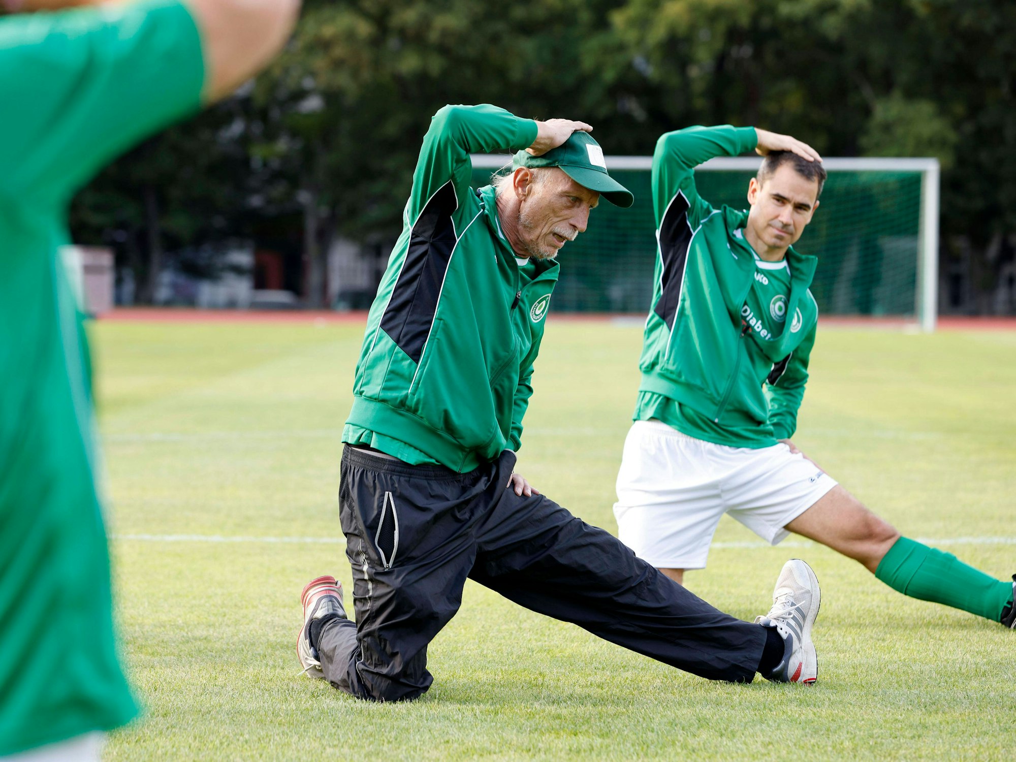 Christoph Daum beim Fußballspiel FC Bundestag vs. FC Diabetologie im Friedrich-Ludwig-Jahn-Sportpark. Berlin.