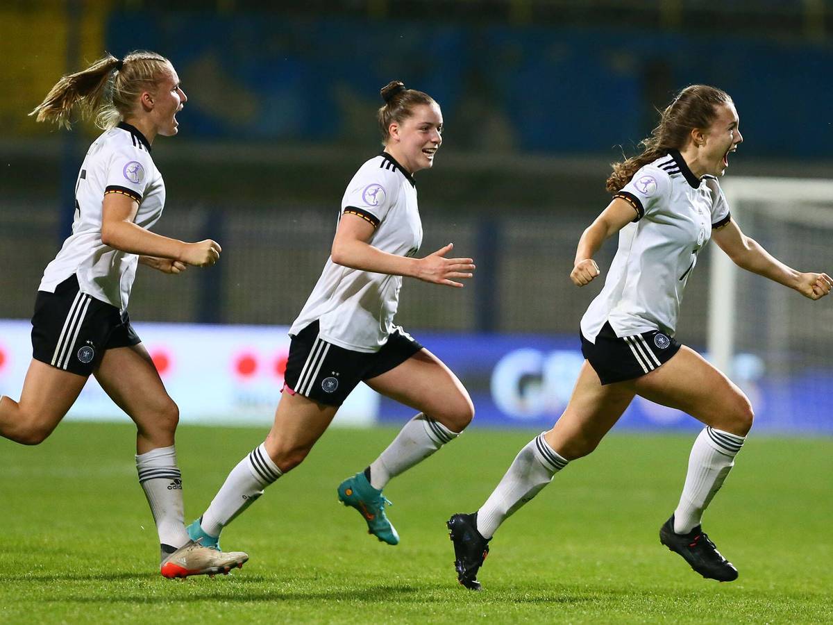 Die DFB-Frauen jubeln über ein Tor