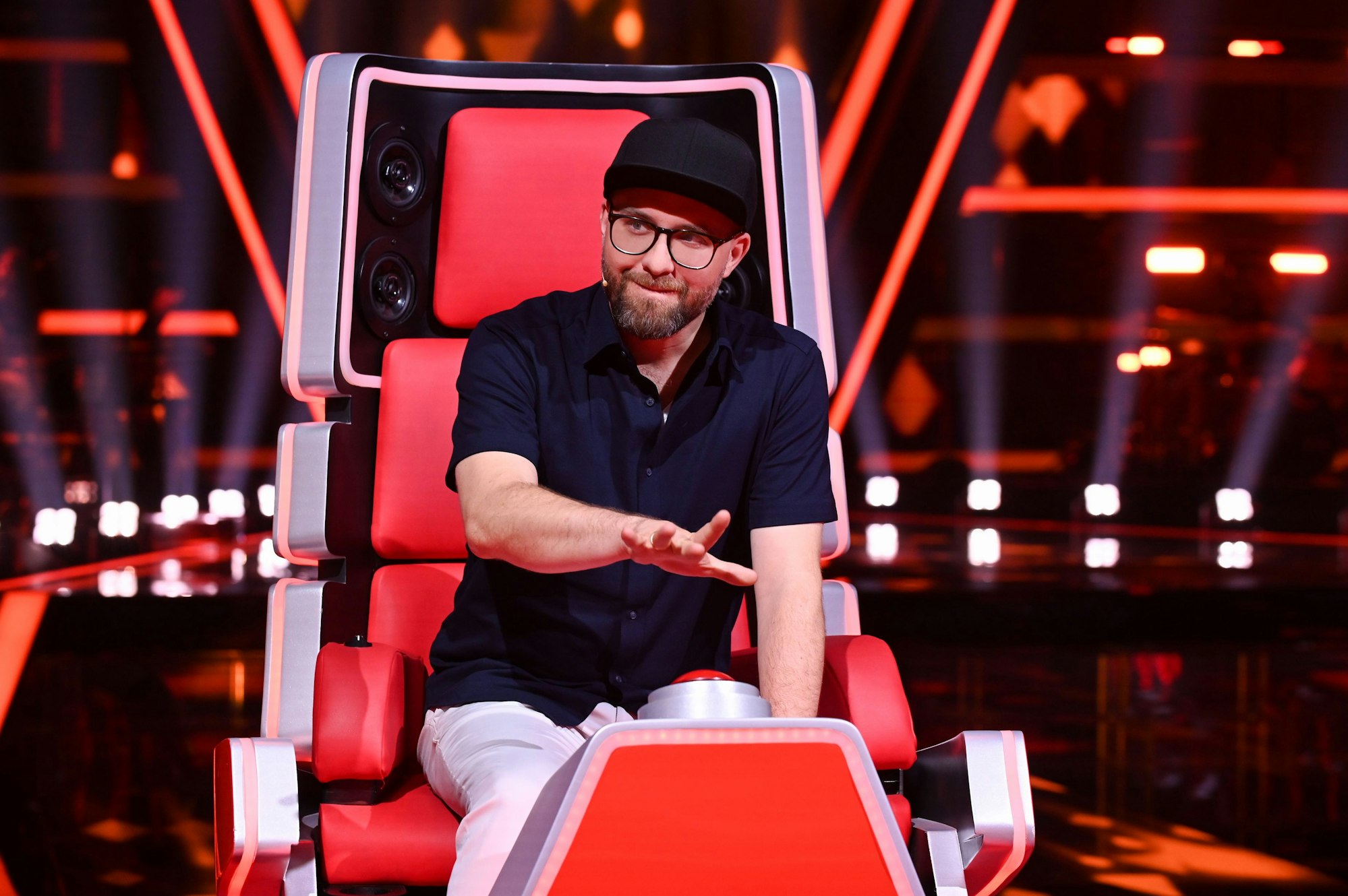Mark Forster, Coach der 12. Staffel der Talent-Show „The Voice of Germany“, will während der Folge vom 18.8.2022 auf den Buzzer drücken.