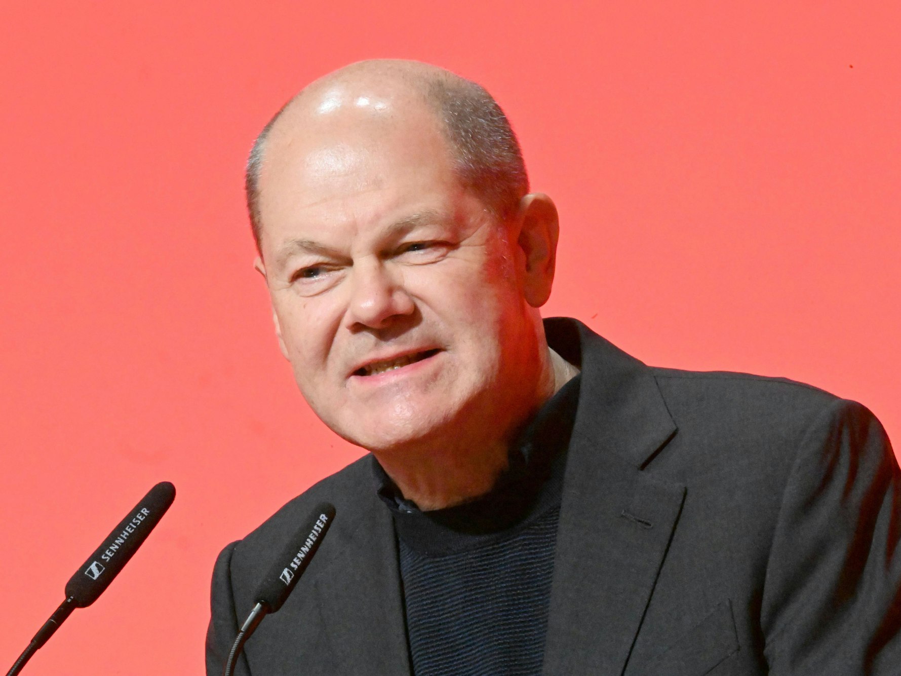 Bundeskanzler Olaf Scholz (SPD) spricht am 22. Oktober 2022 beim Landesparteitag der SPD Bayern in den Eisbachstudios in München.
