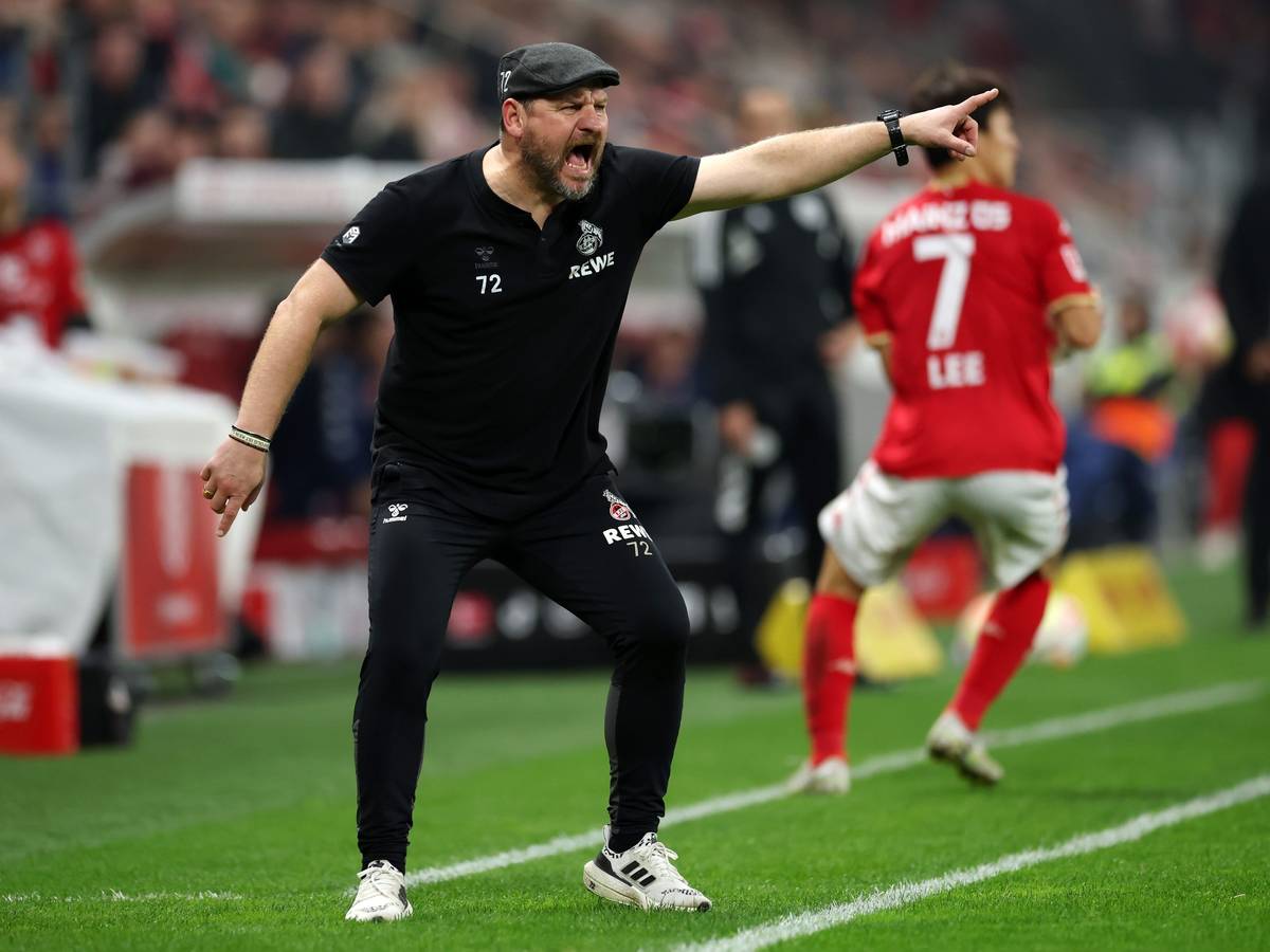 Steffen Baumgart beim 0:5 des 1. FC Köln in Mainz. Der FC-Trainer fand nach der Klatsche am Freitagabend (21. Oktober 2022) klare Worte.