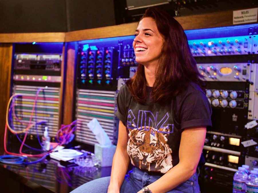 Die dreiteilige SWR Dokuserie zeigt Vanessa Mai (Foto) in ungewohnt intimen Homestorys und Interviewsituationen.