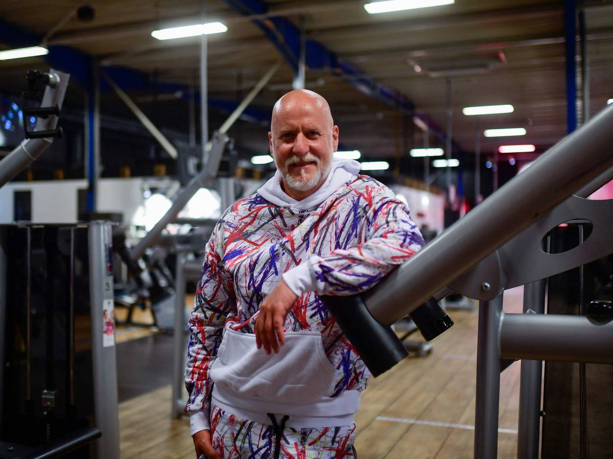 Rainer Schaller posiert in einem seiner Fitness-Studios in Köln.