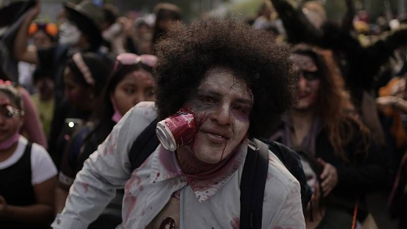 In Mexiko-Stadt verkleiden sich die Menschen als Zombies.