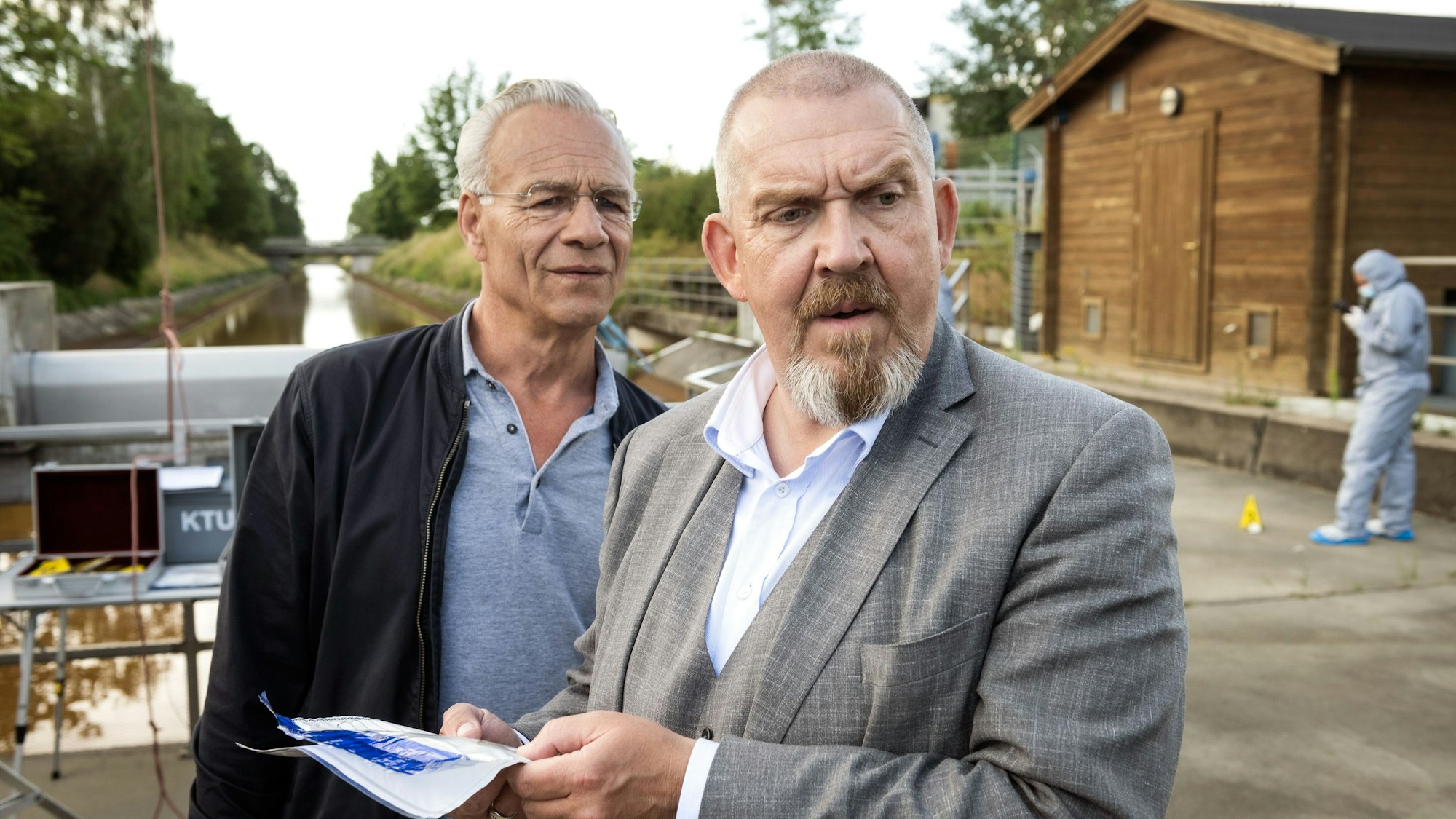 Max Ballauf (Klaus J. Behrendt, links) und Freddy Schenk (Dietmar Bär) im „Tatort: Die Spur des Blutes“.