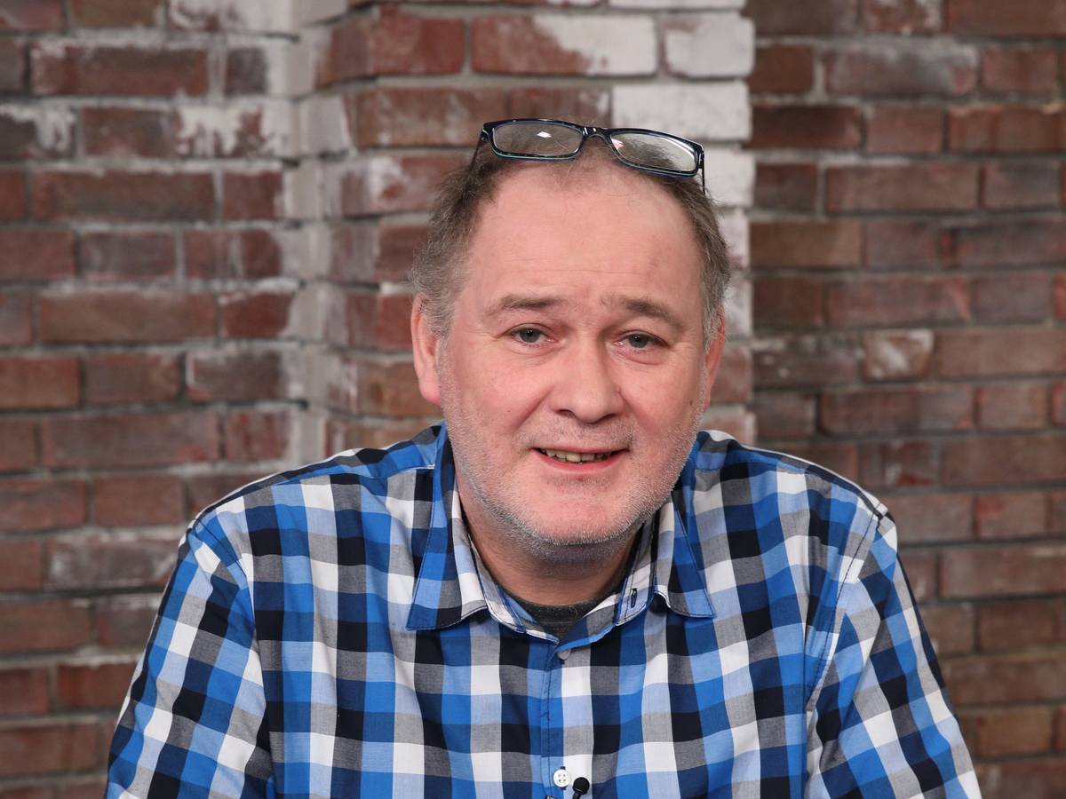 Walter Lehnertz posiert für die Kamera.