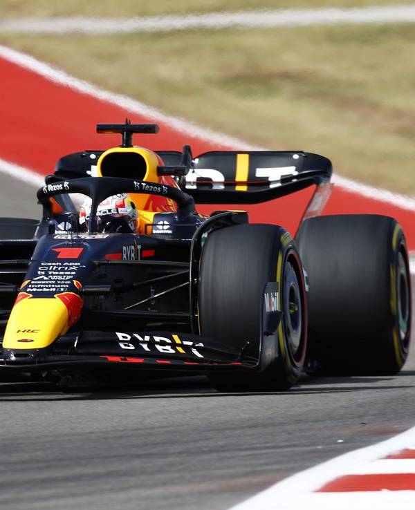 Max Verstappen steuert seinen Wagen beim Großen Preis der USA über die Strecke