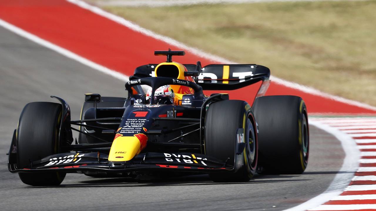 Max Verstappen steuert seinen Wagen beim Großen Preis der USA über die Strecke