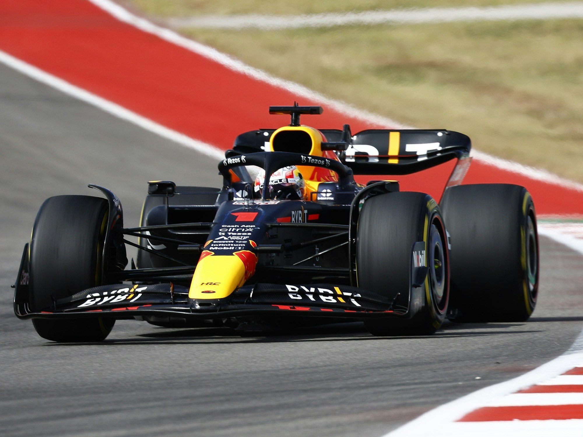 Max Verstappen steuert seinen Wagen beim Großen Preis der USA über die Strecke