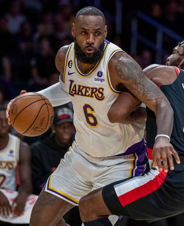 LeBron James im Duell mit Justise Winslow.