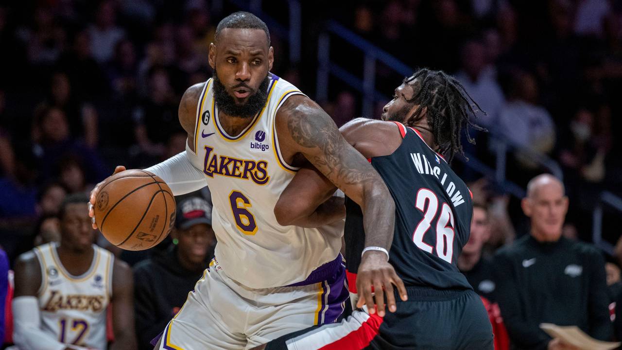 LeBron James im Duell mit Justise Winslow.