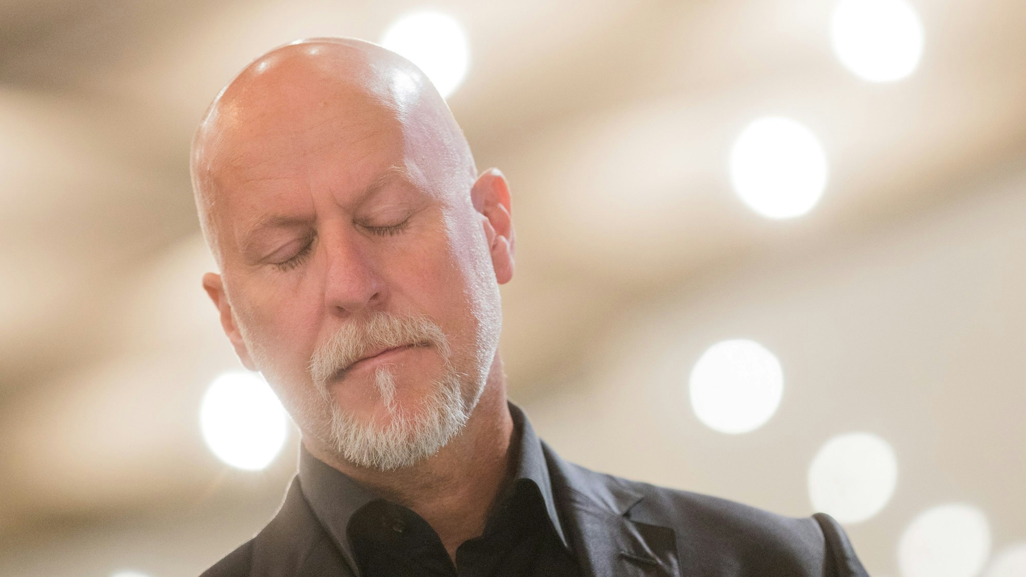 Rainer Schaller, Fitnessunternehmer und damaliger Inhaber der Loveparade-Veranstalterin Lopavent, im Mai 2018 in einem Gerichtssaal der Außenstelle des Landgerichts Duisburg.