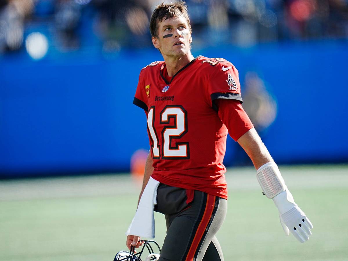 Quarterback Tom Brady von den Tampa Bay Buccaneers ist sichtlich bedient.