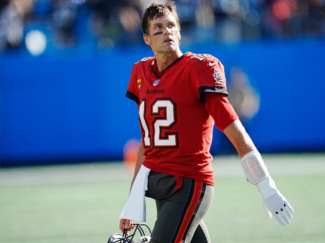 Quarterback Tom Brady von den Tampa Bay Buccaneers ist sichtlich bedient.