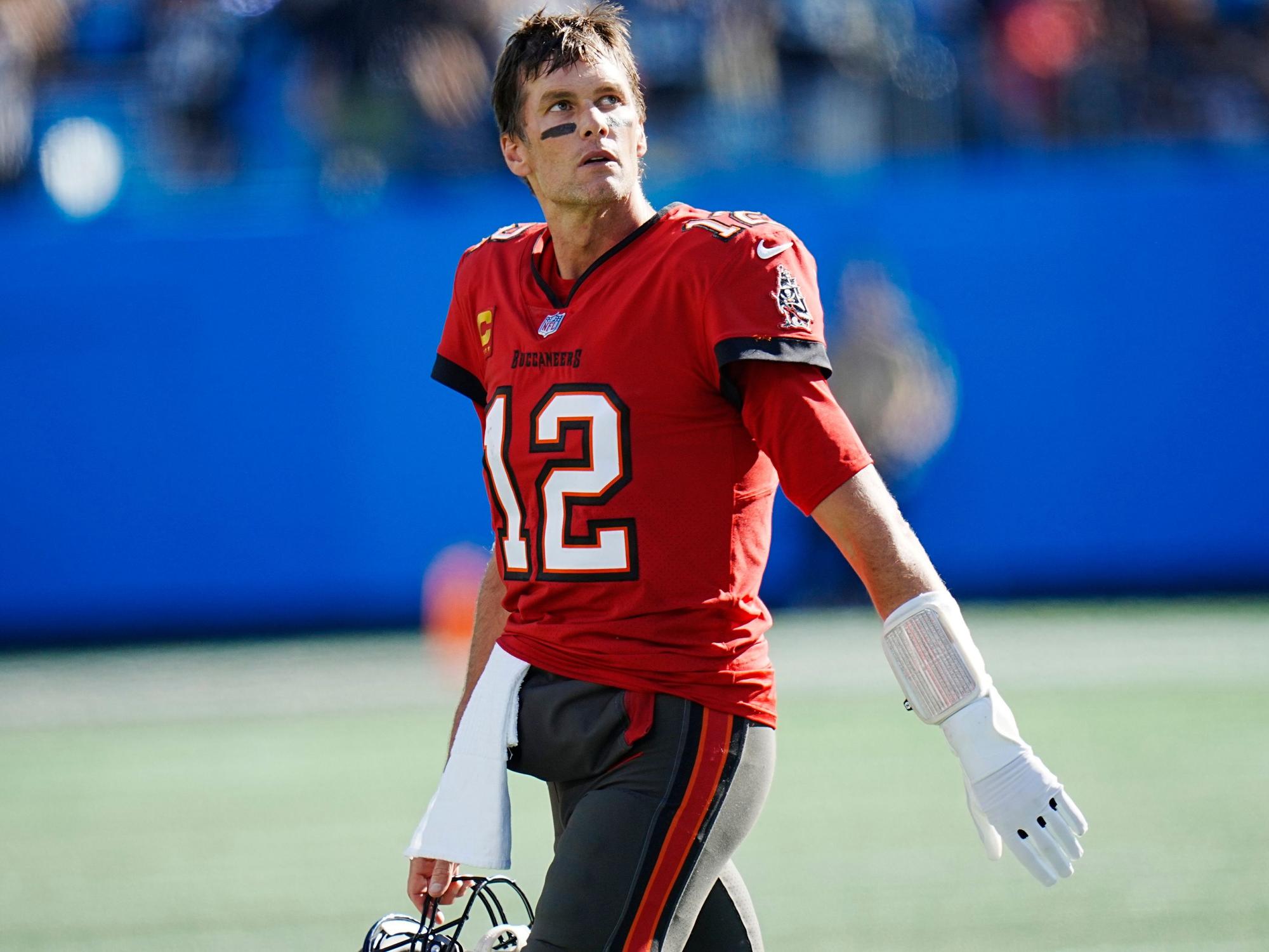 Quarterback Tom Brady von den Tampa Bay Buccaneers ist sichtlich bedient.