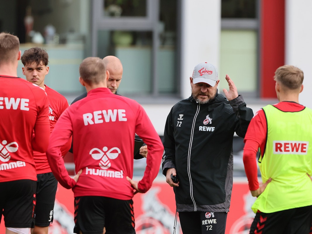 FC-Coach Steffen Baumgart hielt beim Wochenstart am Montag (24. Oktober 2022), zwei längere Ansprachen an seine Jungs.