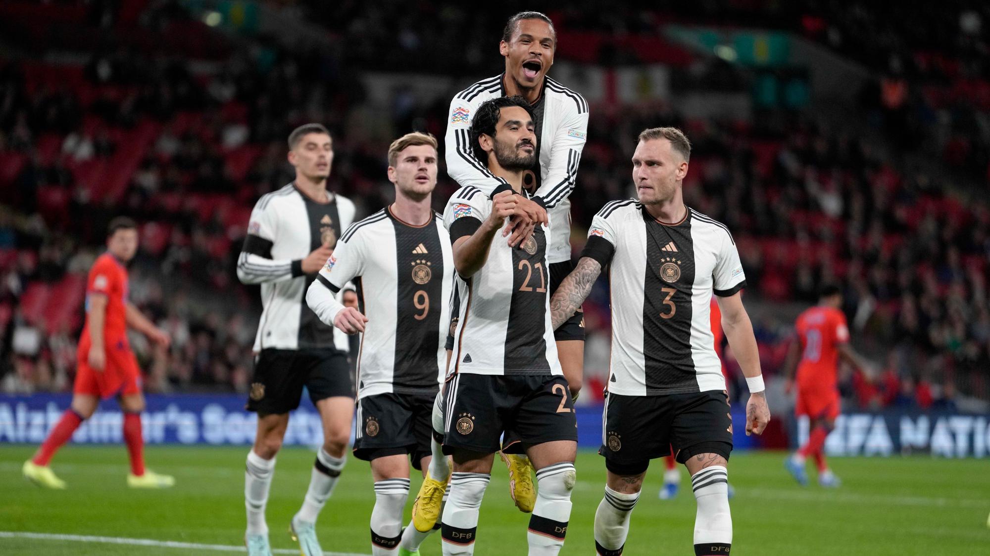 Ilkay Gündogan (M) jubelt mit David Raum (r), Leroy Sane (o), Kai Havertz (l) und Timo Werner.