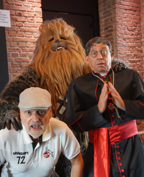 Präsentieren sich für die Stunksitzung: die Comedian als Kardinal Woelki und FC-Trainer Steffen Baumgart