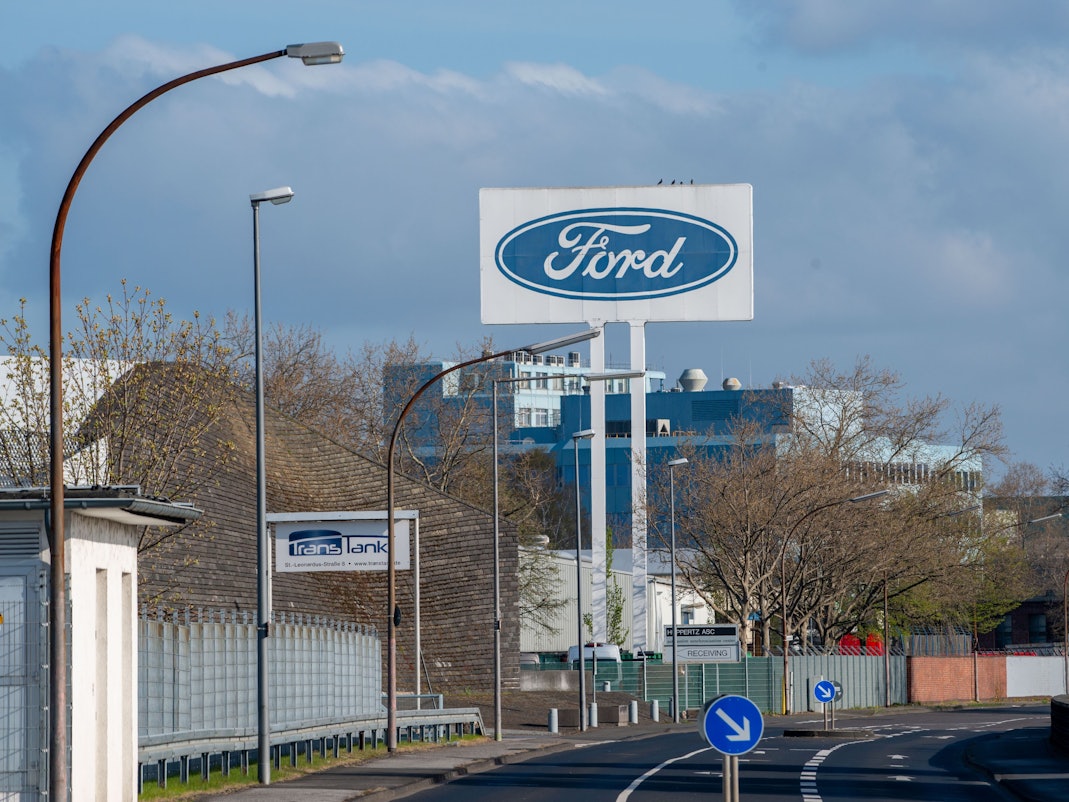 Außenansicht auf die Ford-Werke in Köln-Niehl. Dort endet nun eine Ära.