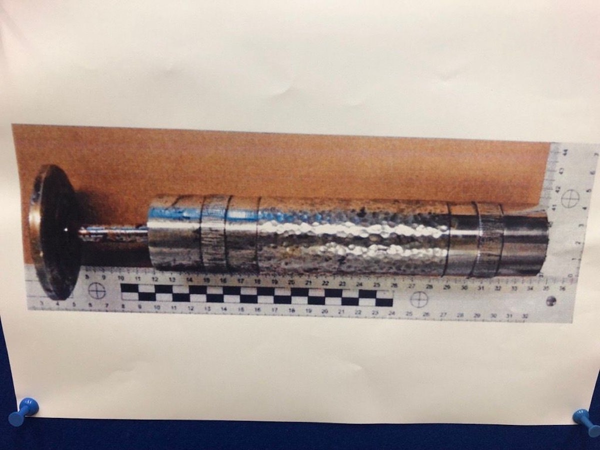 Das Foto zeigt einen Pokal. Daran wurde Fremd-DNA gesichert.