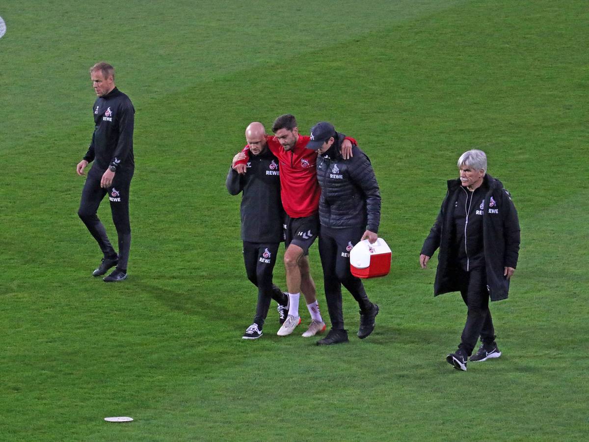 Jonas Hector verlässt den Platz.