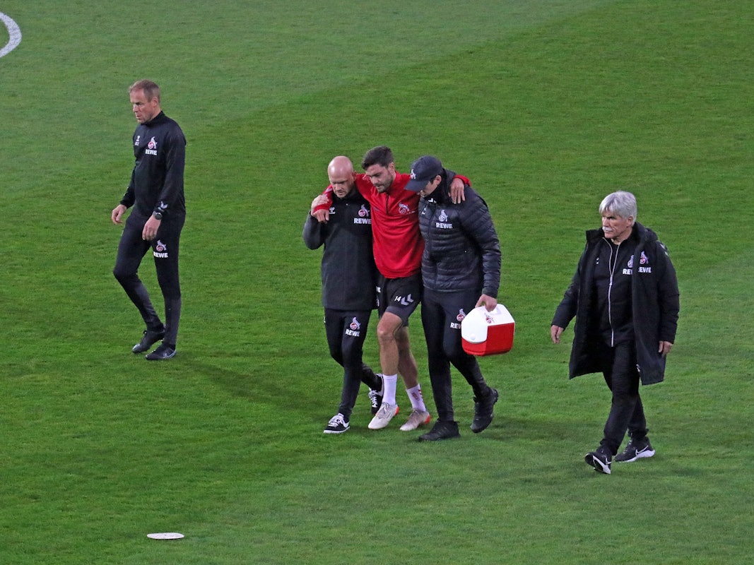 Jonas Hector verlässt den Platz.