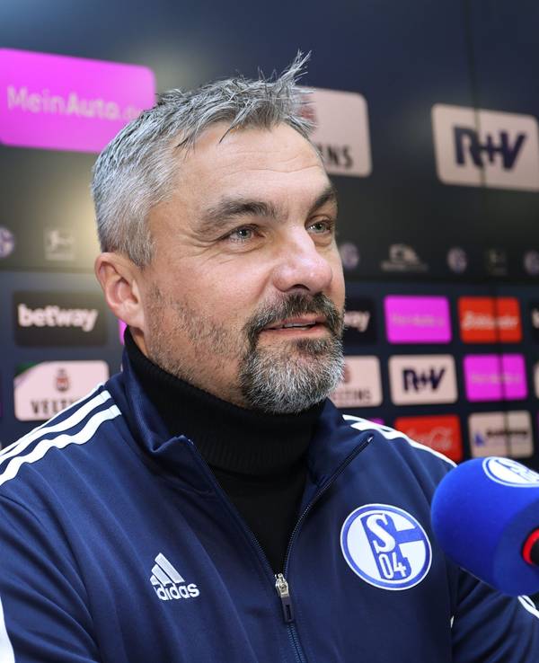 Thomas Reis bei seiner Vorstellung beim FC Schalke 04.