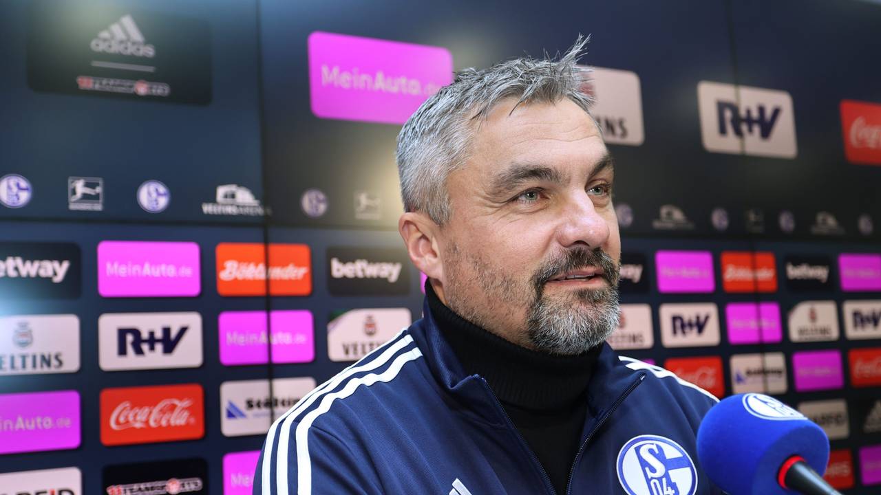 Thomas Reis bei seiner Vorstellung beim FC Schalke 04.