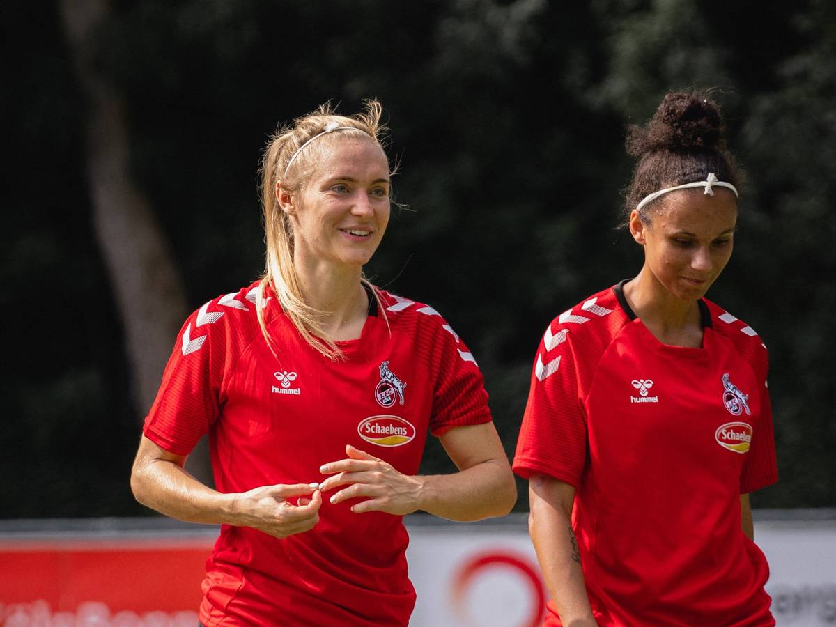 Sarah (l.) und Genessee (r.) Puntigam beim Training des 1. FC Köln.