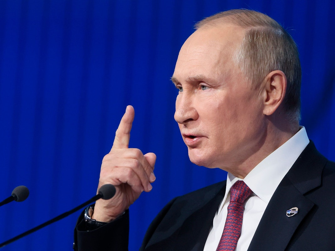 Das von der staatlichen russischen Nachrichtenagentur Sputnik via AP veröffentlichte Bild zeigt Wladimir Putin, Präsident von Russland, während der Plenarsitzung des 19. jährlichen Treffens des Valdai International Discussion Club.