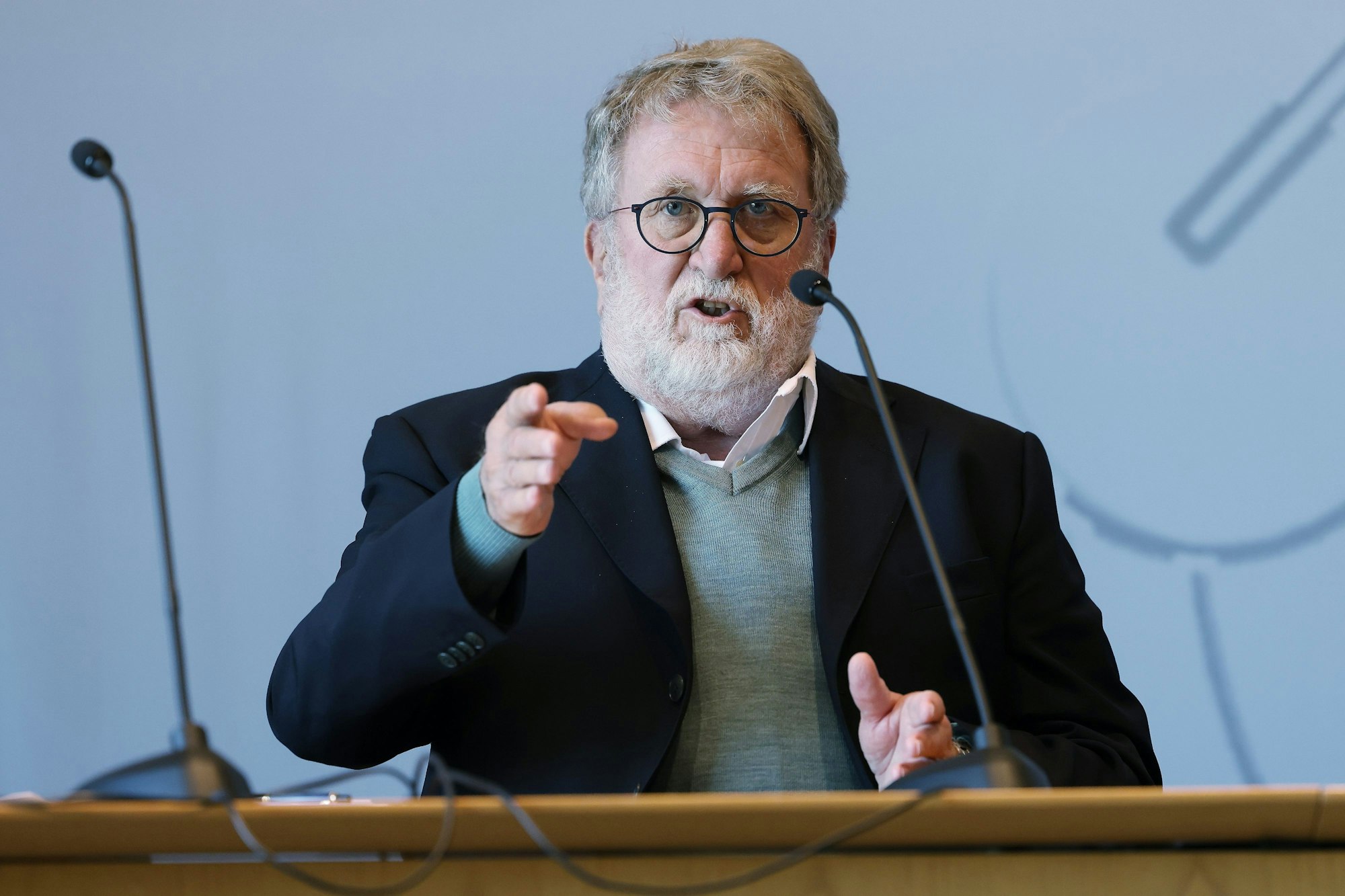 Thomas Mertens, Vorsitzender der Ständigen Impfkommission (STIKO), spricht während einer Pressekonferenz am 28. Oktober 2022.