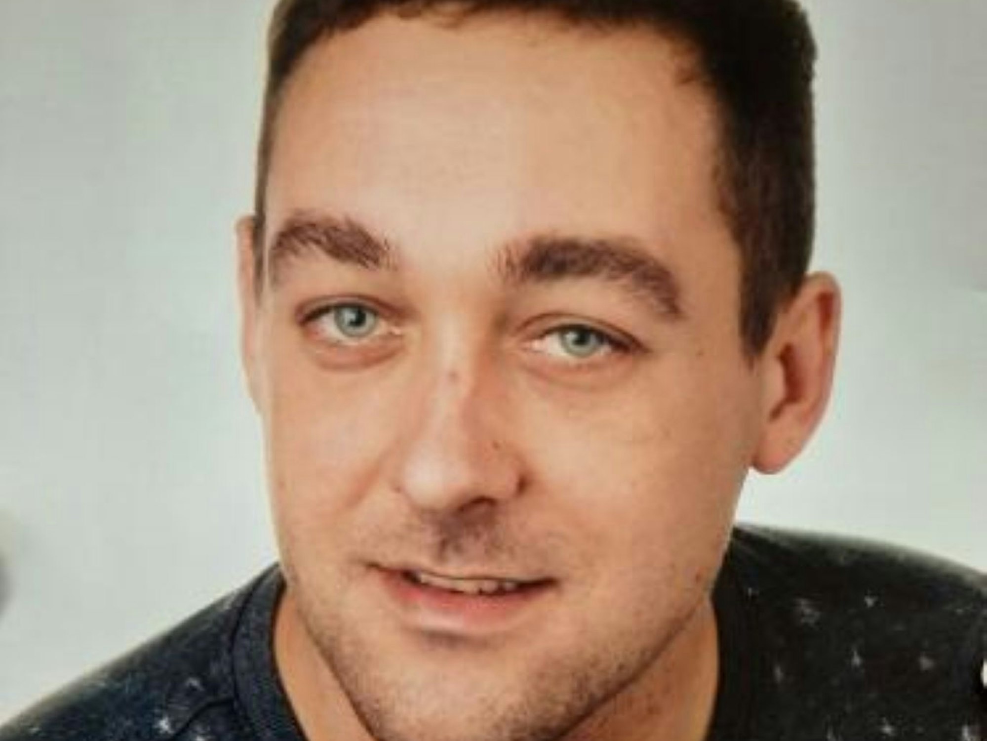 Ein Porträt von Dawid Jakub Walczak, der gebürtige Pole galt seit Mai 2020 als vermisst.