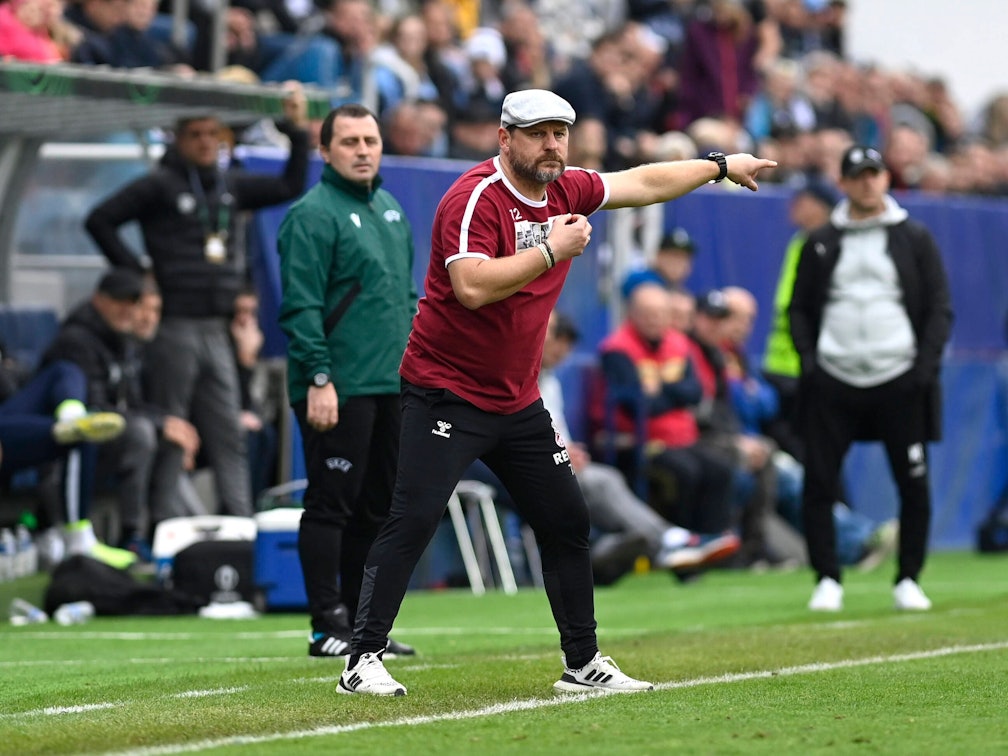 FC-Trainer Steffen Baumgart beim Conference-League-Sieg gegen den 1. FC Slovacko, am Freitag (28. Oktober 2022) in Uherské Hradiste