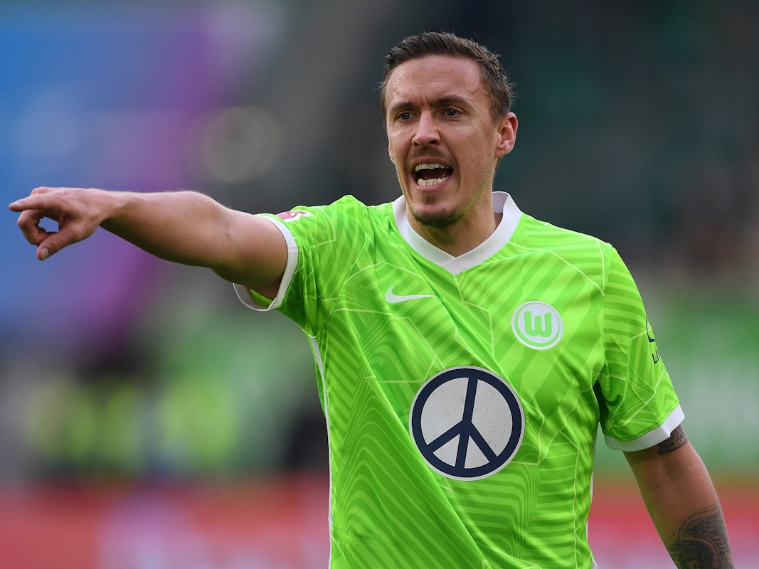 Wolfsburgs Max Kruse gestikuliert.