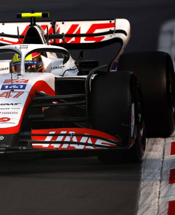 Mick Schumacher in seinem Haas auf der Strecke.