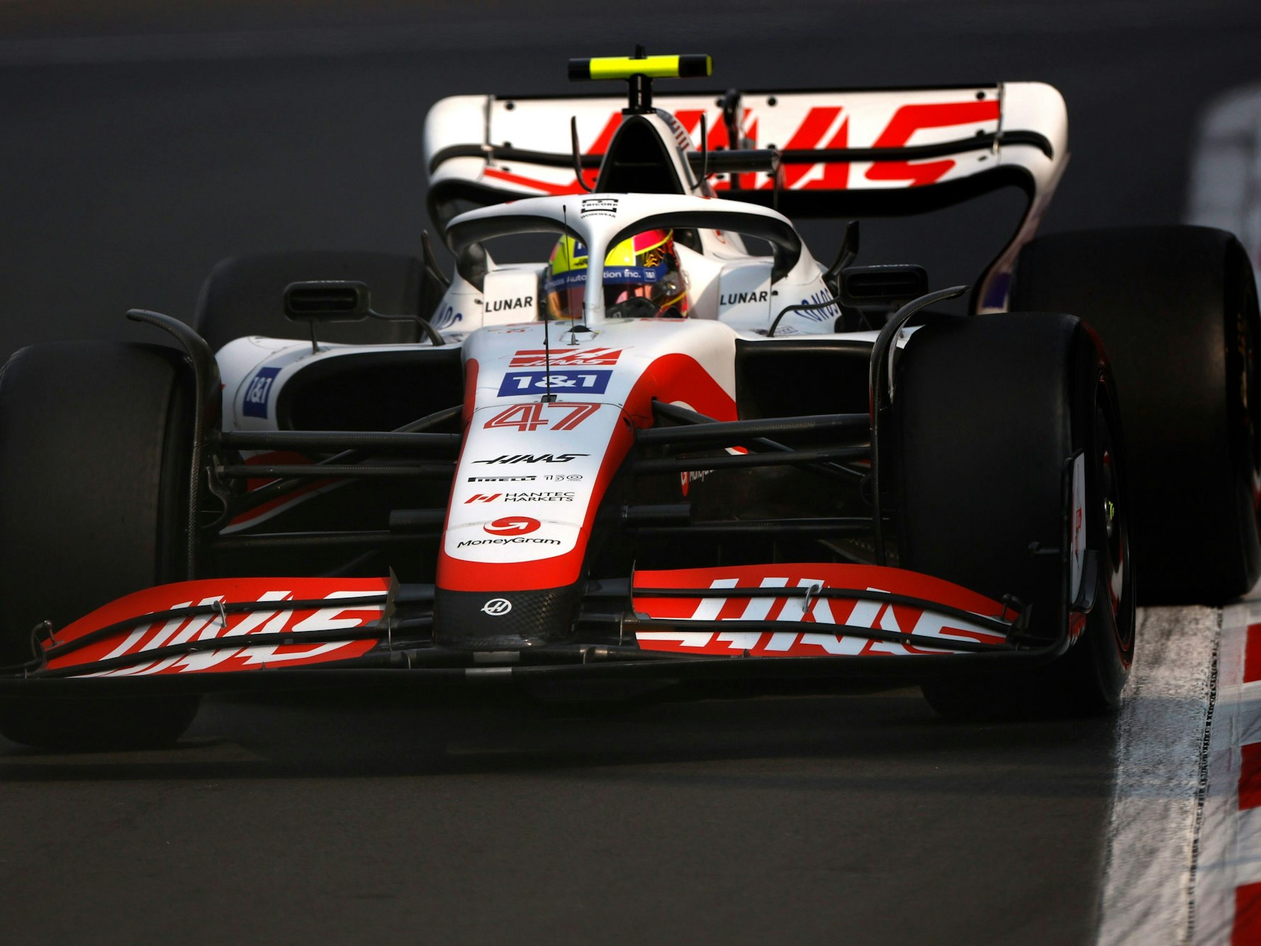 Mick Schumacher in seinem Haas auf der Strecke.