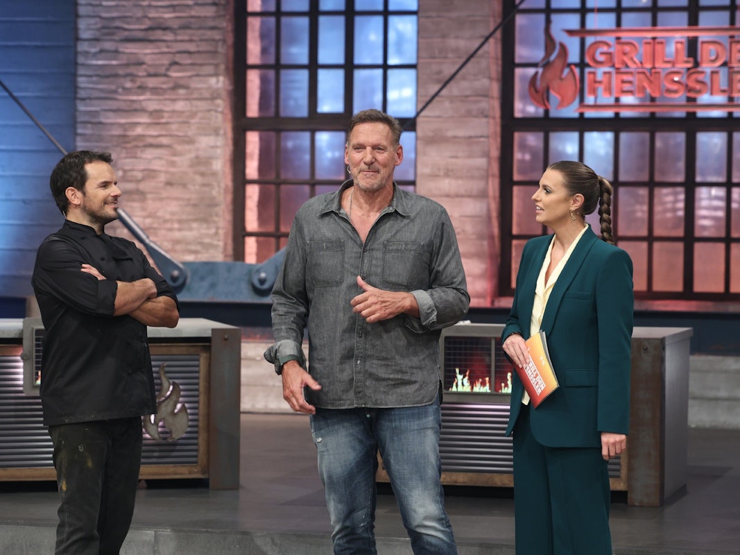 Steffen Henssler (l.), Ralf Moeller und Laura Wontorra während der Show.