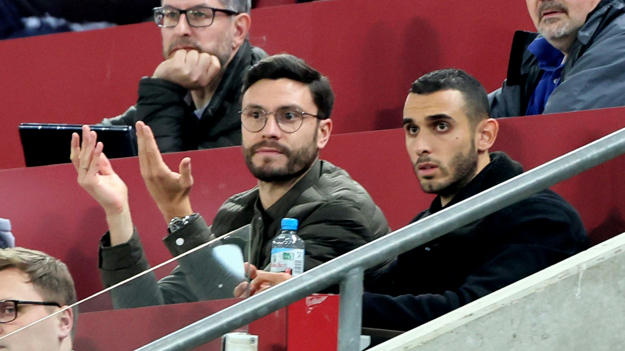 Die verletzten Ellyes Skhiri und Jonas Hector verfolgten das Spiel des 1. FC Köln gegen die TSG Hoffenheim von der Tribüne aus.