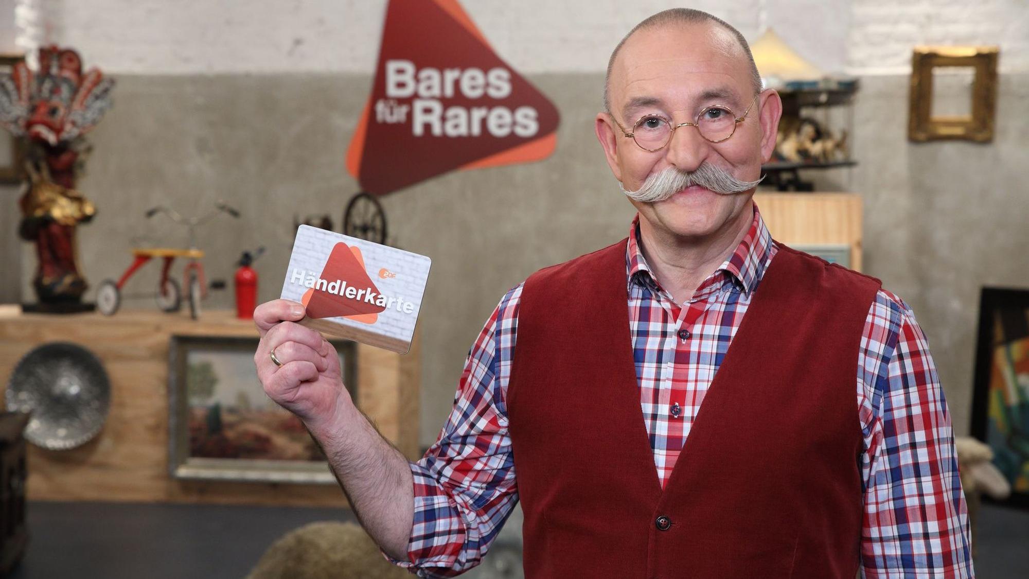 Horst Lichter posiert für die Kamera.